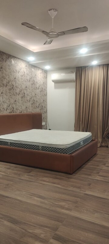 Bedroom in 3 BHK Builder Floor at SS Southend Elite, Sector 49 – for Rent