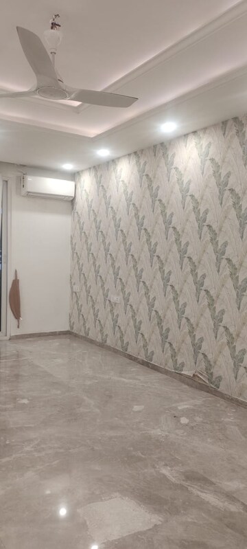 Room in 3 BHK Builder Floor at SS Southend Elite, Sector 49 – for Rent