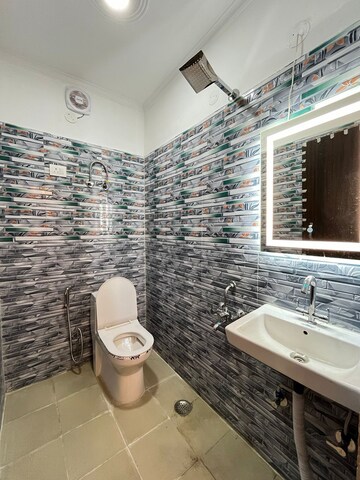 Bathroom in 1 RK Builder Floor at Saket – for Rent