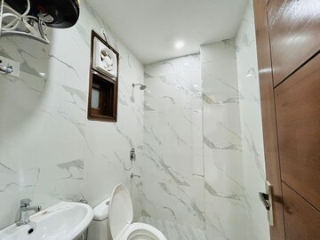Bathroom in 1 BHK Builder Floor at Saket – for Rent