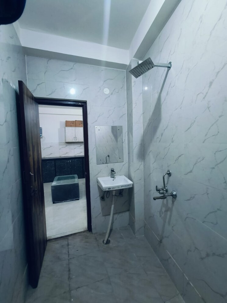 Bathroom, freedom fighters enclave 1 Bedroom 500 Sq.Ft. Builder Floor In Freedom Fighters Enclave Delhi 8048194