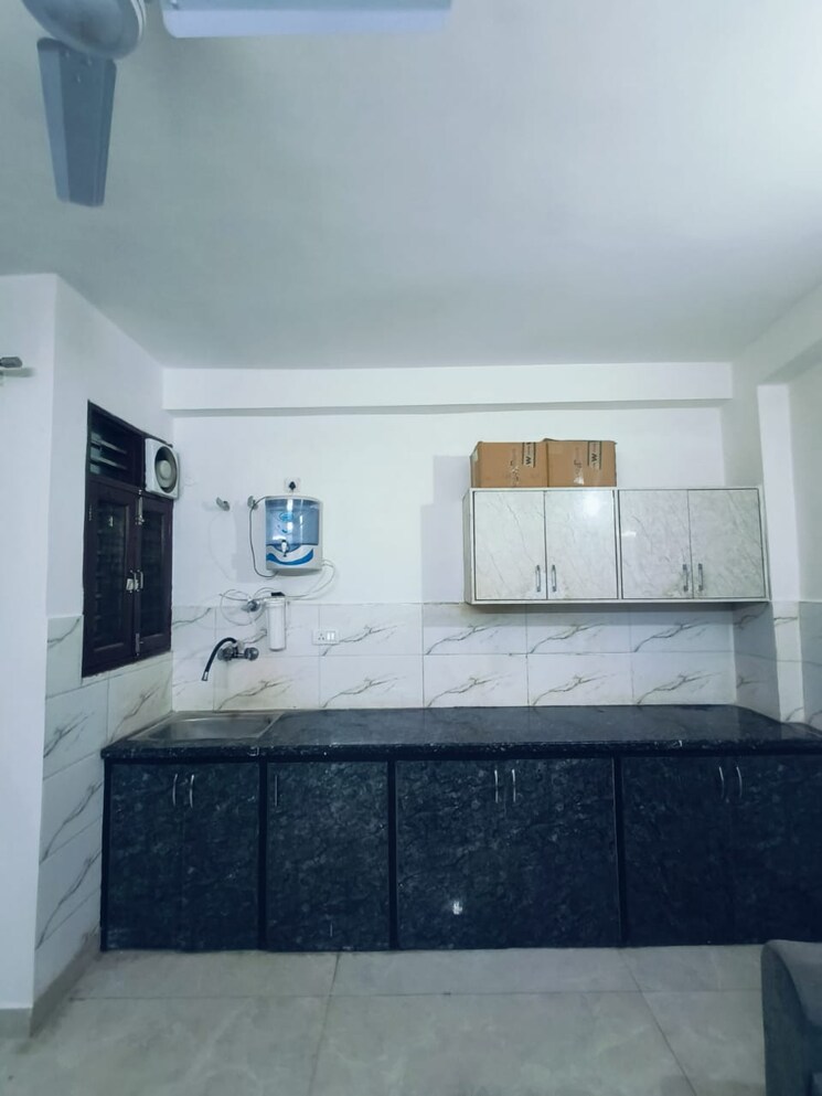 Kitchen, freedom fighters enclave 1 Bedroom 500 Sq.Ft. Builder Floor In Freedom Fighters Enclave Delhi 8048194