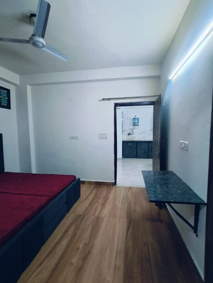 Room, freedom fighters enclave 1 Bedroom 500 Sq.Ft. Builder Floor In Freedom Fighters Enclave Delhi 8048194