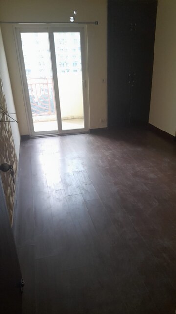 Room in 2 BHK Apartment at Futec Gateway, Sector 75 – for Sale