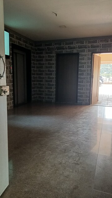 Room in 2.5 BHK Apartment at Kamothe – for Sale