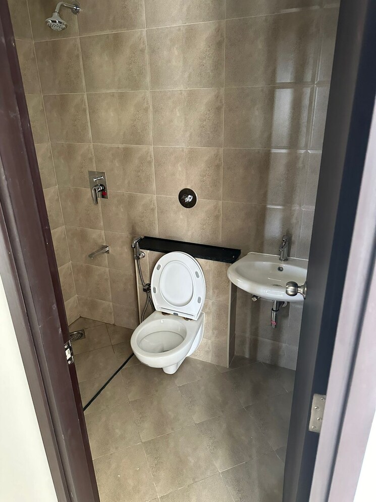 Bathroom, puravankara-purva-zenium 3 Bedroom 1710 Sq.Ft. Apartment In Hosahalli Bangalore 8048418