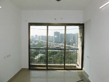 Room in 1 BHK Apartment at Tiara Hills, Kashimira – for Sale