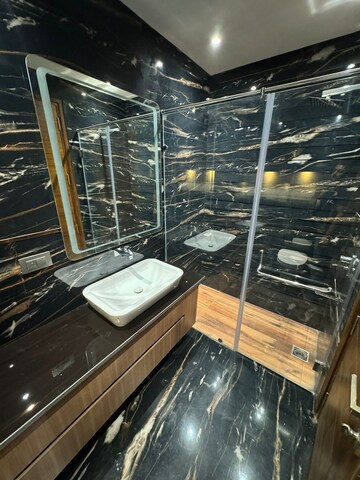 Kitchen in 4 BHK Builder Floor at DLF Royale Residences, Dlf Phase I – for Sale