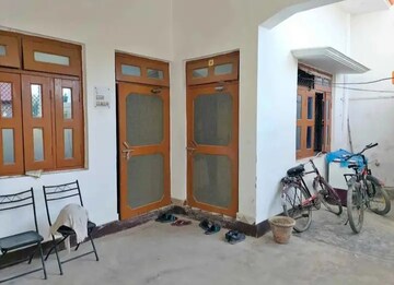 Living Room in 2 BHK Independent House at Aliganj – for Rent