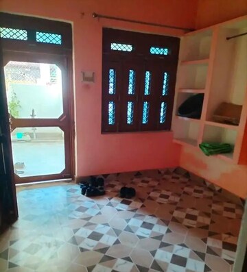Bedroom in 2 BHK Independent House at Aliganj – for Rent