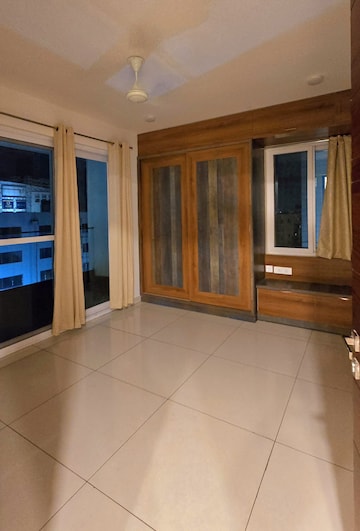 Room in 3 BHK Apartment at Jayabheri The Summit, Narsingi – for Rent