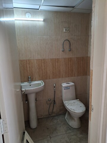 Furnished Amenities in 2.5 BHK Apartment at BPTP Spacio, Sector 37d – for Rent