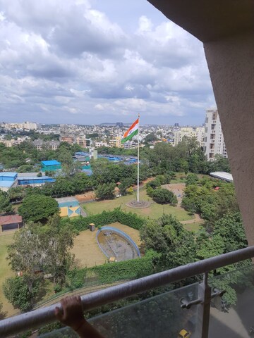  Office Space – Garden View at Brahma Suncity, Wadgaon Sheri - for Rent