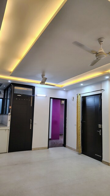 Building Lobby in 3.5 BHK Builder Floor at Empire Floors, Sector 57 – for Rent