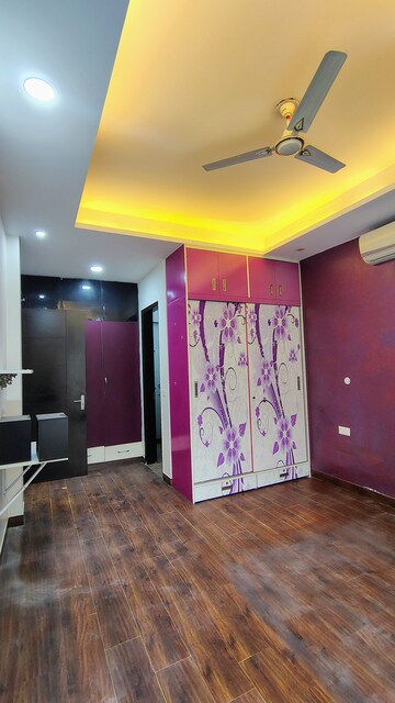 Bedroom in 3.5 BHK Builder Floor at Empire Floors, Sector 57 – for Rent