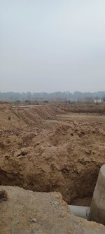 100 Sq.Yd. Plot in Parbhat Road
