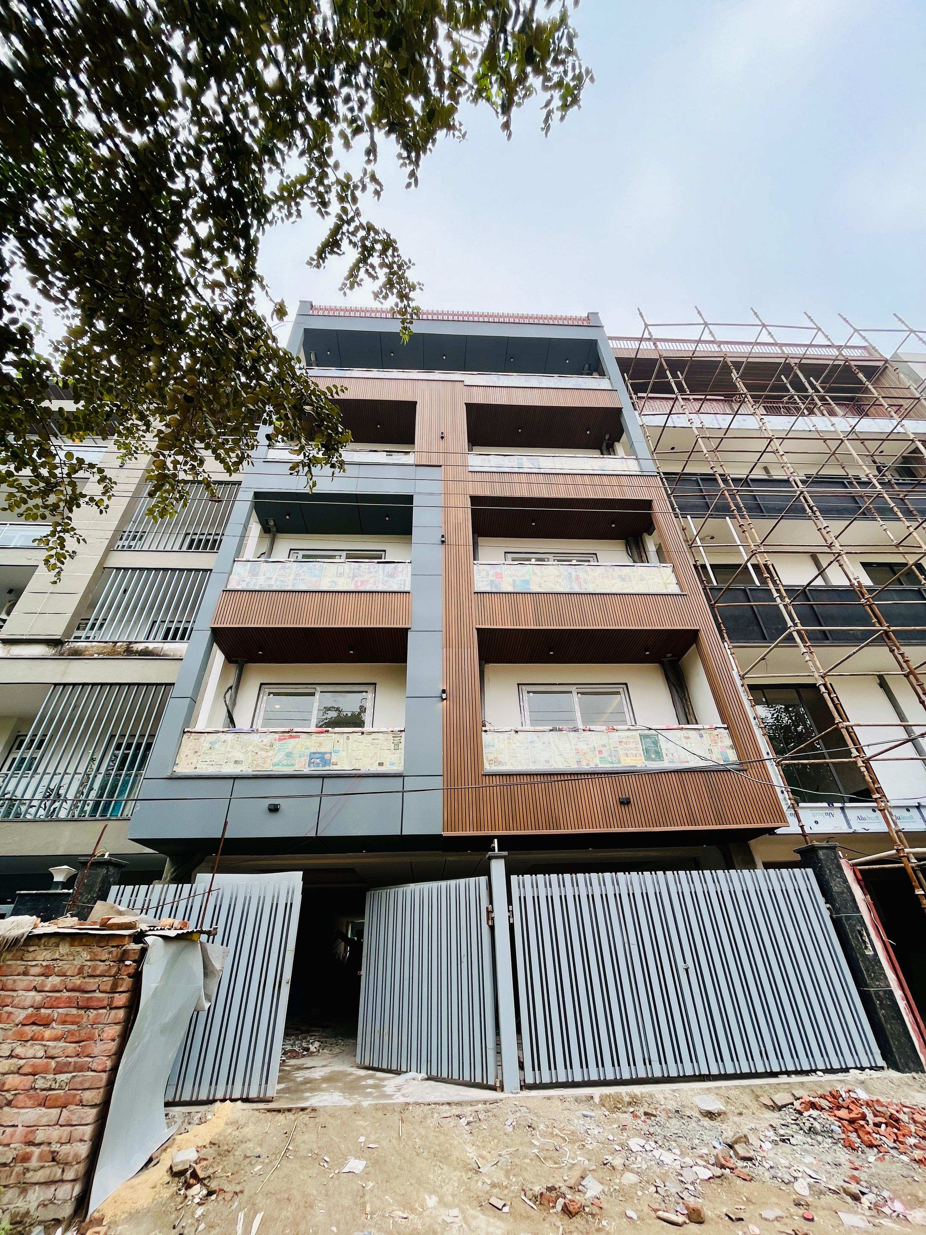 4 BHK + Pooja Room,Servant Room,Extra Room Builder Floor For Sale in Sushant Lok 3