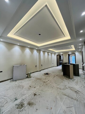 Master Bedroom in 4 BHK Builder Floor at Sushant Lok 3, Sector 57 – for Sale