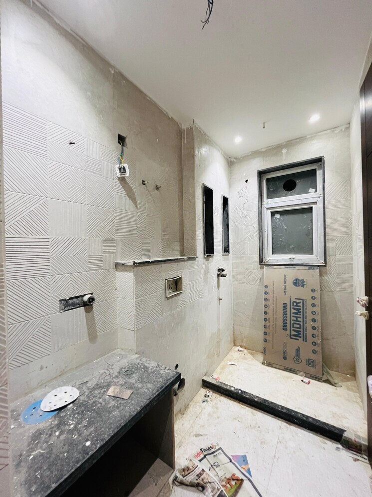 Bathroom, sushant-lok-3 4 Bedroom 240 Sq.Yd. Builder Floor In Sector 57 Gurgaon 8048598