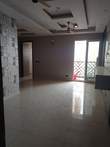 Room in 2 BHK Apartment at Vaibhav Khand – for Rent