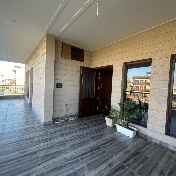  Parking, aerocity  300 Sq.Yd. Plot In Aerocity Mohali 8048621