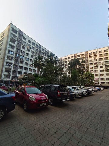 Parking in 2 BHK Apartment at Goyal Green Woods, Andheri East – for Rent
