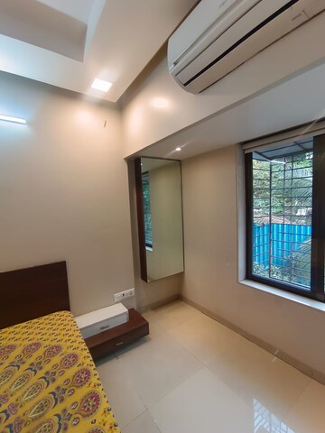 Room in 2 BHK Apartment at Goyal Green Woods, Andheri East – for Rent