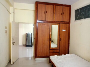 Room in 1 BHK Apartment at Begumpet – for Rent