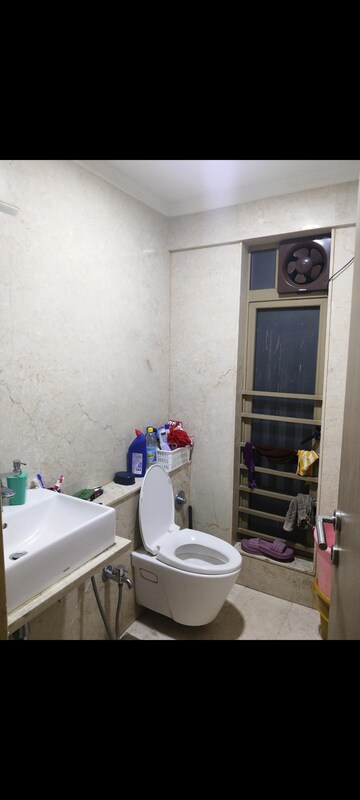 Furnished Amenities in 2 BHK Apartment at Sheth Vasant Oasis, Andheri East – for Rent