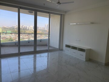 Room in 2 BHK Apartment at Mantri Lithos, Thanisandra – for Rent