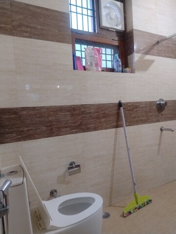 Bathroom in 2 BHK Builder Floor at Sector 42 – for Rent