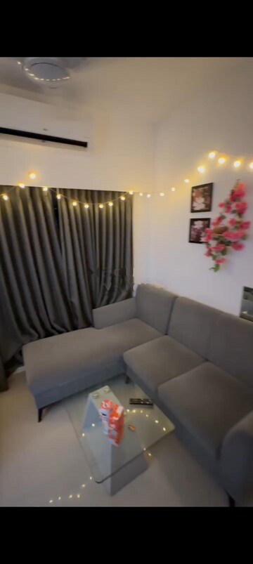 Bedroom in 2 BHK Apartment at Dimple 19 North, Kandivali West – for Rent