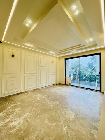Room in 4 BHK Builder Floor at SS Mayfield Gardens, Sector 51 – for Sale