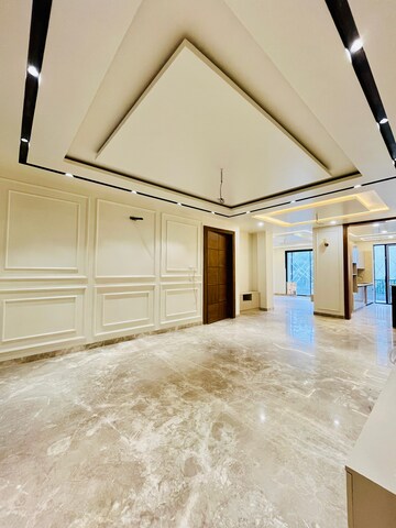Living Room in 4 BHK Builder Floor at SS Mayfield Gardens, Sector 51 – for Sale