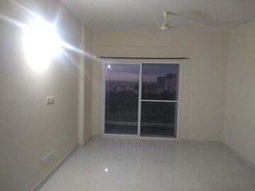 Room in 3 BHK Apartment at Shriram Summitt, Electronic City Phase I – for Sale