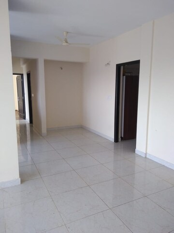 Room in 3 BHK Apartment at Shriram Summitt, Electronic City Phase I – for Sale