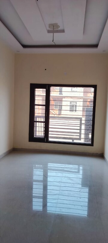 Room in 4 BHK Independent House at Sector 127 – for Sale