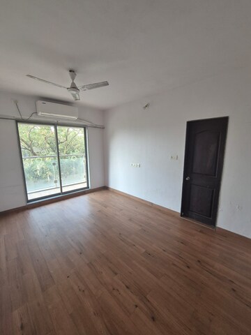 Room in 2 BHK Apartment at Spenta Palazzio, Sakinaka – for Rent