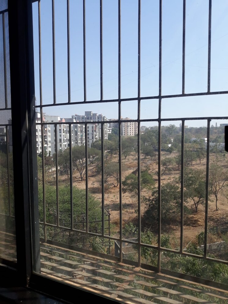 Balcony, windsor-avenue 3 Bedroom 2500 Sq.Ft. Apartment In Azad Nagar Pune 8048847