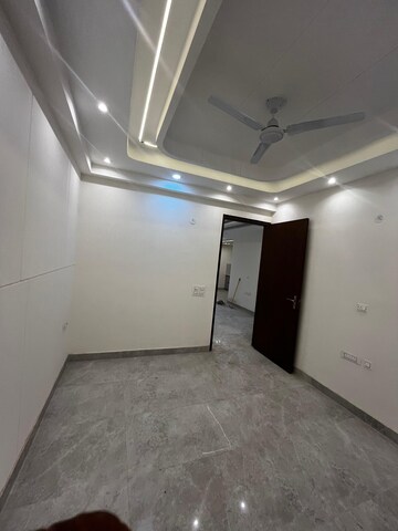 Room in 3 BHK Builder Floor at Mandi – for Sale