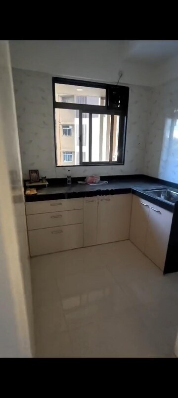 2 BHK Apartment For Rent in Chandak Nishchay, Borivali East