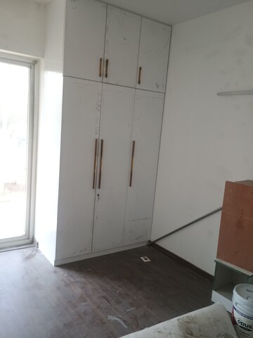 Furnished Amenities in 3 BHK Builder Floor at BPTP Amstoria, Sector 102 – for Rent