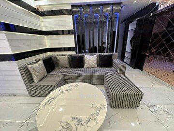 Living Room in 3 BHK Apartment at Bhind Road – for Rent