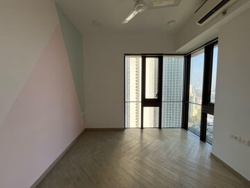 Room in 3 BHK Apartment at Lodha The Park, Worli – for Rent