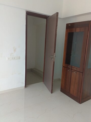 Room in 2.5 BHK Apartment at DB Orchid Woods, Goregaon East – for Sale