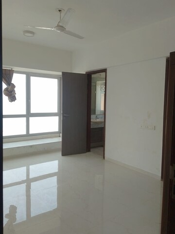 Room in 2.5 BHK Apartment at DB Orchid Woods, Goregaon East – for Sale