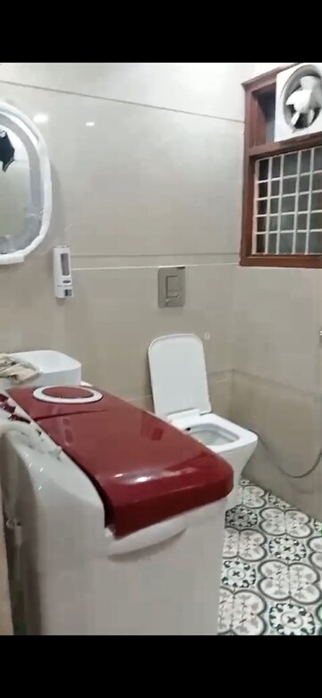 Bathroom in 2 BHK Apartment at Arun Vihar Sector 37, Sector 37 – for Rent