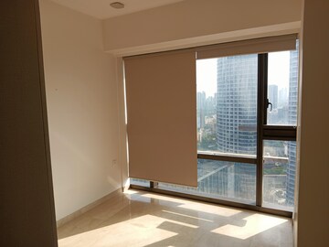 Room in 4 BHK Apartment at Lodha The Park, Worli – for Rent
