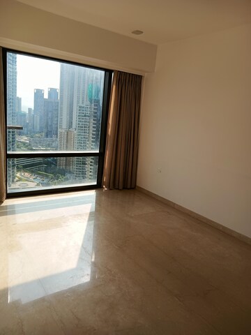 Room in 4 BHK Apartment at Lodha The Park, Worli – for Rent
