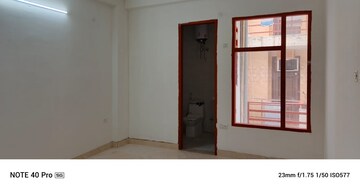 Room in 2 BHK Builder Floor at Cosmos Floors, Sector 52 – for Rent